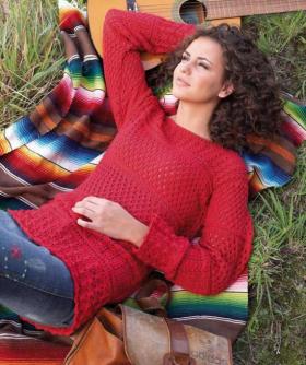 Свободный свитер с ажурными узорами
